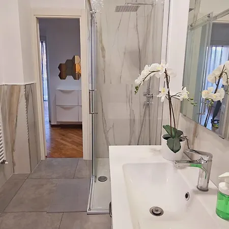 Queen Chic 2 Apartament La Spezia