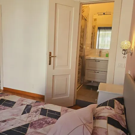 Queen Chic 2 Apartment